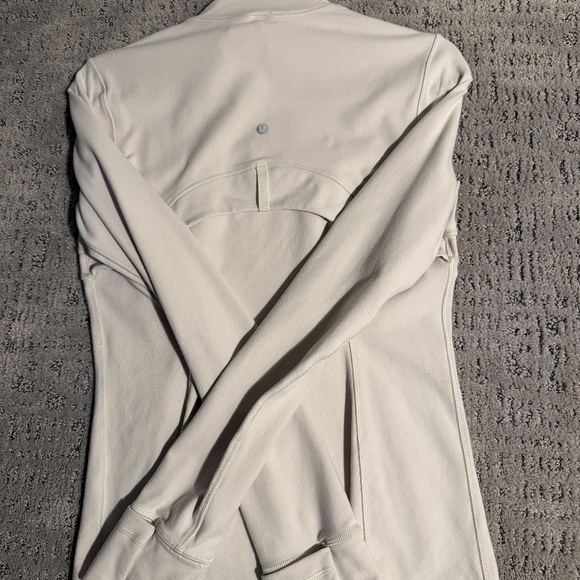 Lululemon Define Luon Jacket in ivory/ white opal size 6 - Picture 4 of 5